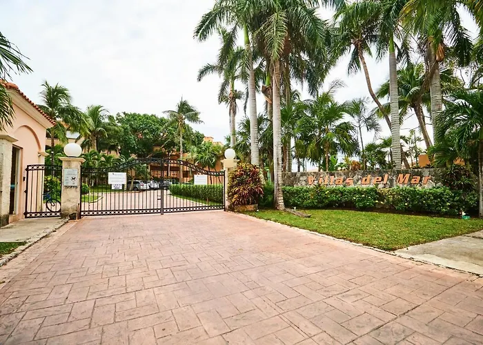 Pet friendly 2-Unit Deal In Beachfront Complex Charming Private Terrace Wonderful Pool View For Large Groups Puerto Aventuras