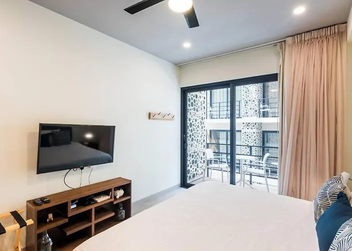 Beautiful Studio With Kitchen Aircon Gym Pool Ocean View From The Rooftop Playa del Carmen