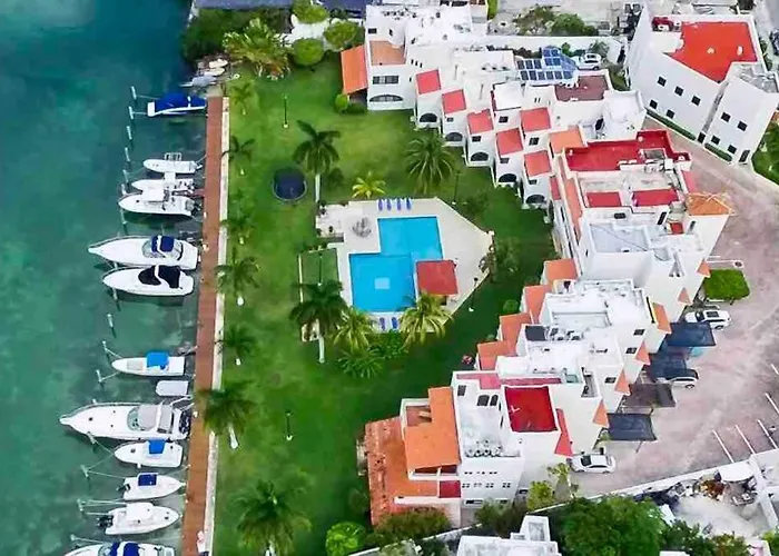 Mexican Lagoon Front Villa By Casa Paraiso Cancún