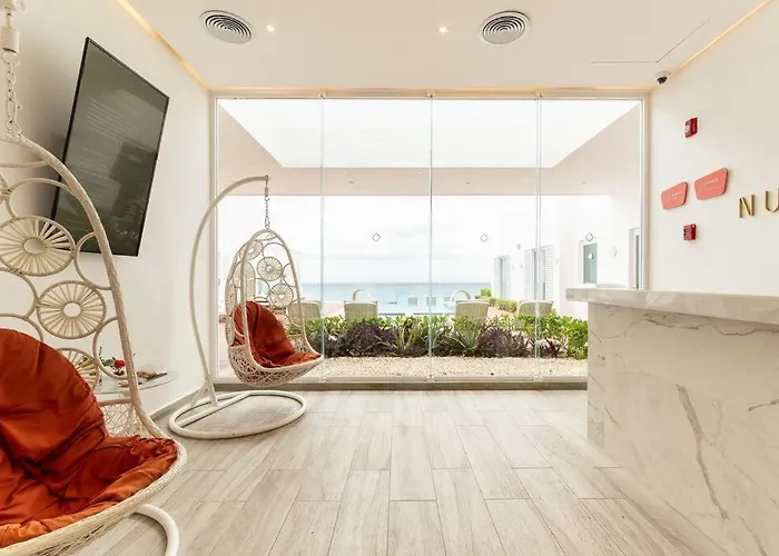 Huisdiervriedelijke Ocean Front Studio 2C, New Listing Cancún