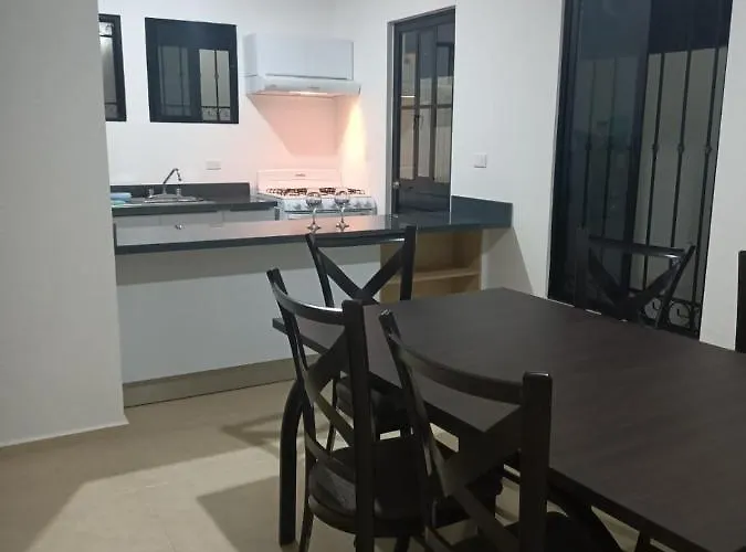 Hermosa Casa A 15 Minutos Del Aeropueto De Cancun En Exclusivo Fraccionamiento Residencial