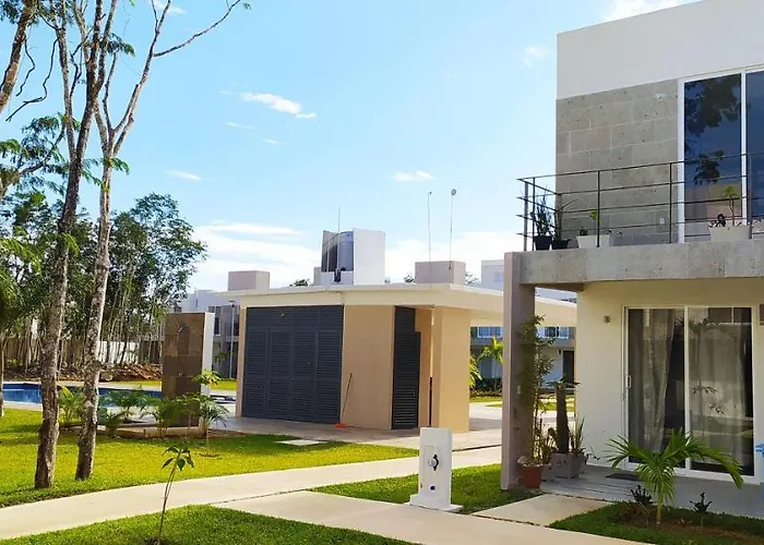 Pet friendly La Ceiba Villa Playa del Carmen