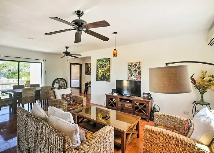 Gorgeous Penthouse Villa W/ Deck & Ocean Views! Cozumel