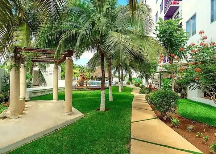Home & Office Cancun Pool admite animales