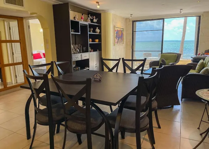 4Br Beachfront Beautiful Apartment With Pool Cancún acceptant les animaux