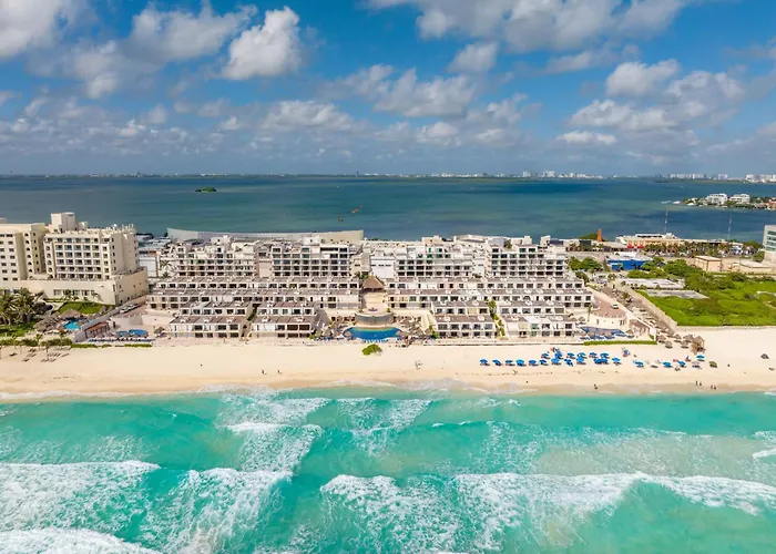 Sparkling Ocean View In Cancún