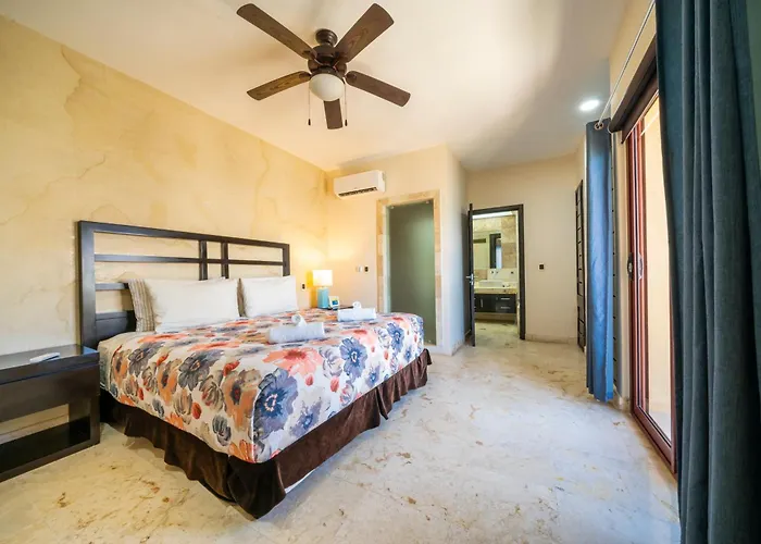 Beachfront 1 Bedroom Condo - El Faro, Surf 407 Playa del Carmen