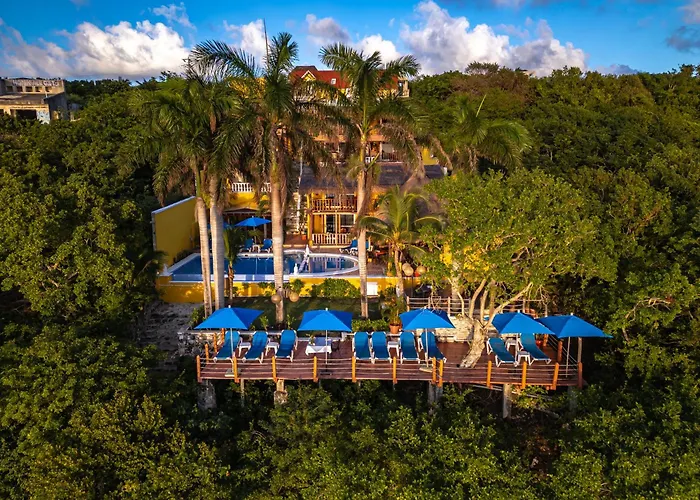 Isla Mujeres hotels near Chedraui