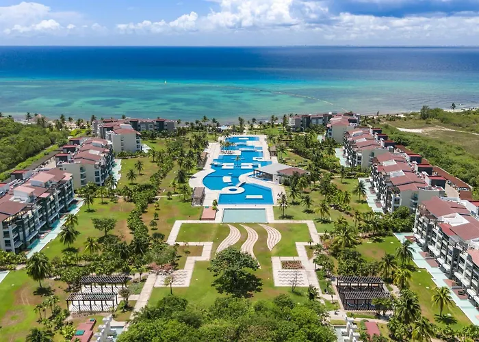 Beachfront Condo With Tub, 3 Bedroom & Pool - At Mareazul Condo Corazon Playa del Carmen que aceita animais de estimação