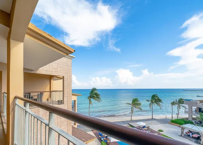 Huisdiervriedelijke Condo Surf 405 - Luxury Oceanview Beachfront 3 Bedroom With Gym - At El Faro Condos Playa del Carmen
