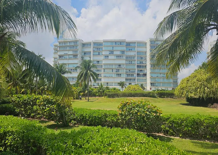 Beachfront Apartments Cancún