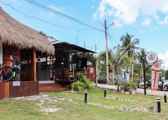 El Buho Bacalar Eco-Cabanas Hostal