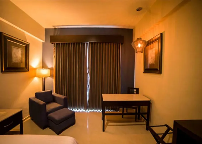Chetumal hotels near Fuente del Pescador