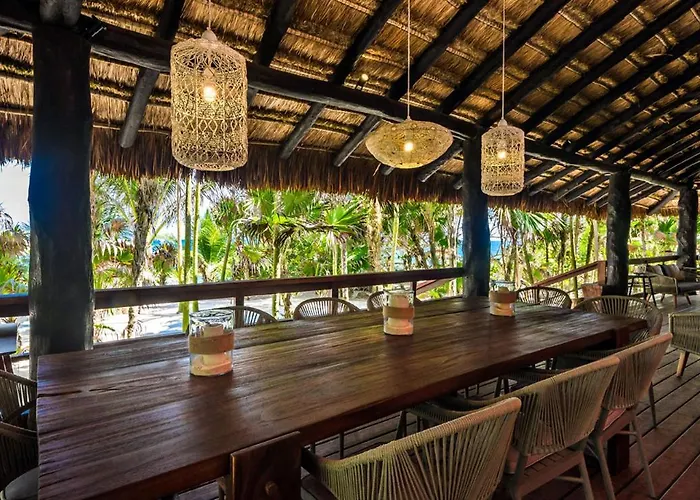 Beachfront 5 Bedroom Villa- Amazing Views! Tulum